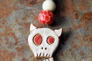 Talking Skulls / Ceramic Skull "Talking" Pendant