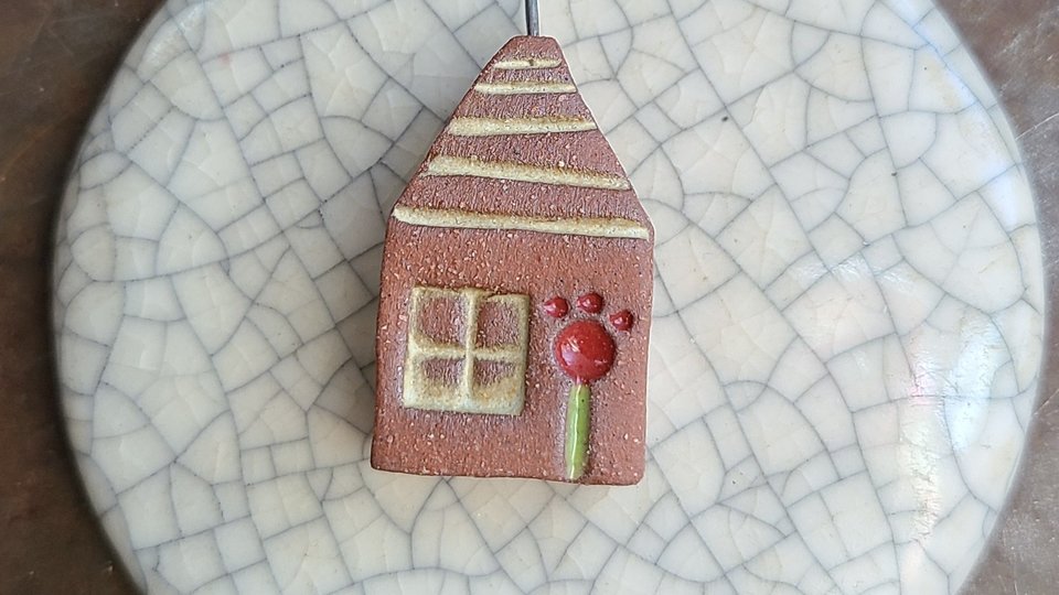 Little House With Tulip / Ceramic Charm