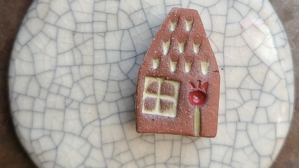Little House With Tulip / Ceramic Bead