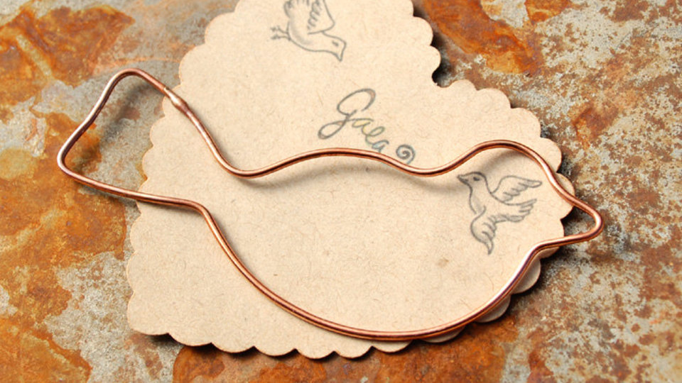 Sweet Bird / Handmade Copper Wire Bird Frame / made when ordered