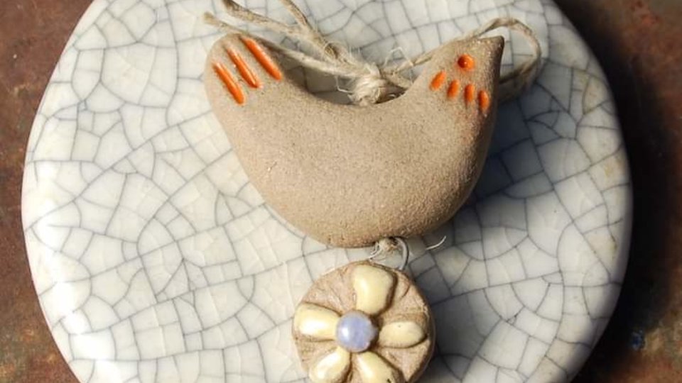 Bird and Daisy / Ceramic Charm and Bead Set