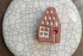 Little House With Tulip / Ceramic Bead