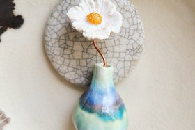 Ojai Wild Flower / Ceramic Mini Vase & Flower